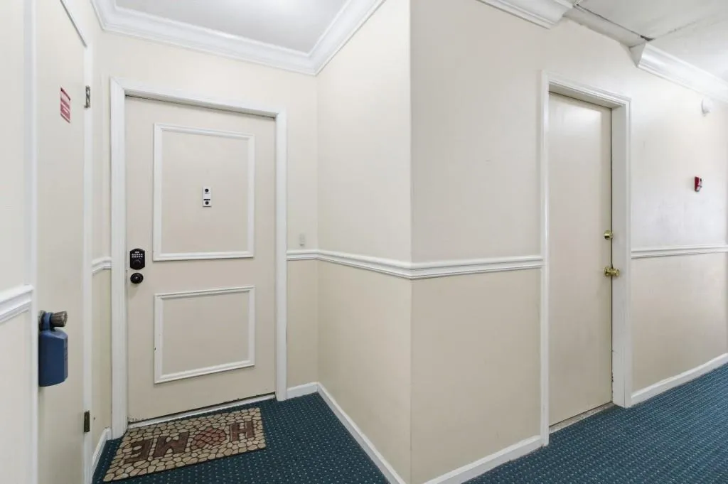 6851 Roswell Road Unit B15, Sandy Springs, Georgia 30328, 3 Bedrooms Bedrooms, ,2 BathroomsBathrooms,Residential,For Sale,6851 Roswell Road Unit B15,7672780