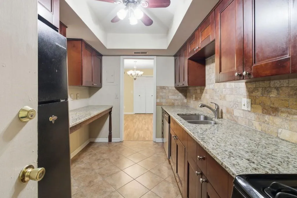 6851 Roswell Road Unit B15, Sandy Springs, Georgia 30328, 3 Bedrooms Bedrooms, ,2 BathroomsBathrooms,Residential,For Sale,6851 Roswell Road Unit B15,7672780