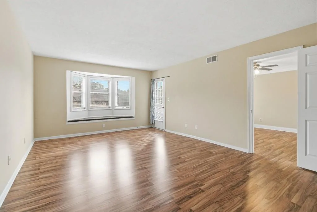 6851 Roswell Road Unit B15, Sandy Springs, Georgia 30328, 3 Bedrooms Bedrooms, ,2 BathroomsBathrooms,Residential,For Sale,6851 Roswell Road Unit B15,7672780