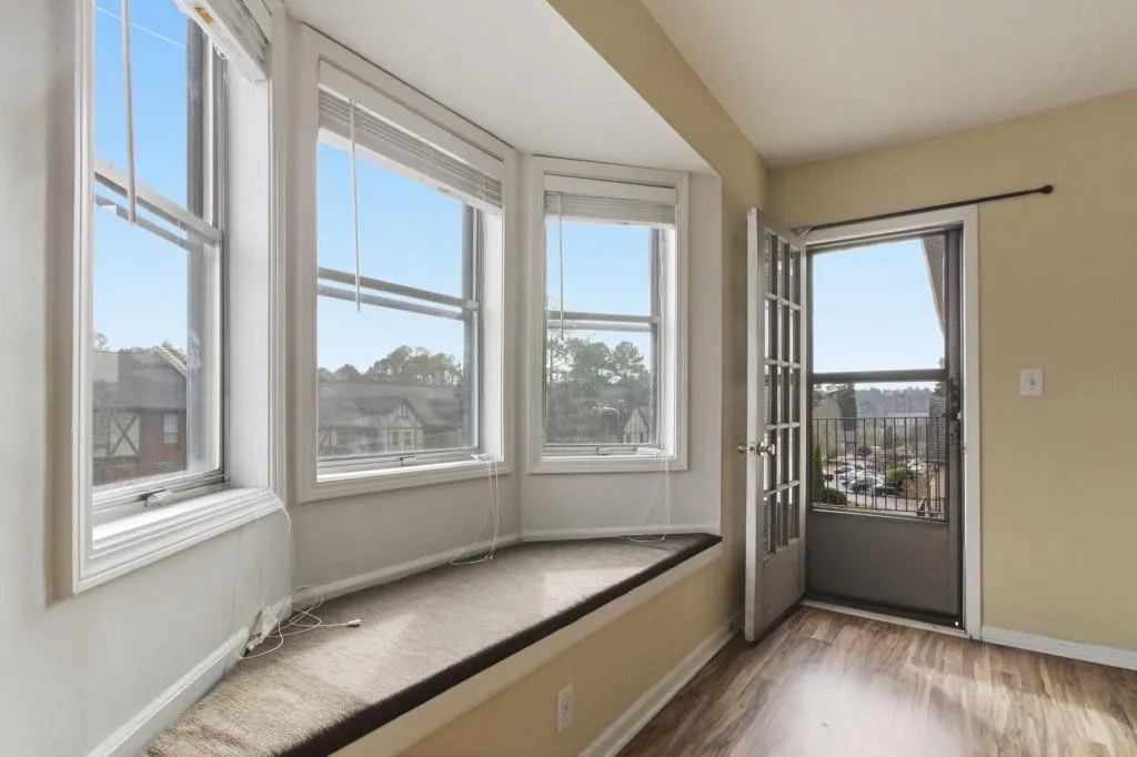 6851 Roswell Road Unit B15, Sandy Springs, Georgia 30328, 3 Bedrooms Bedrooms, ,2 BathroomsBathrooms,Residential,For Sale,6851 Roswell Road Unit B15,7672780