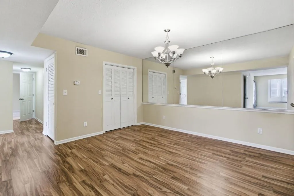 6851 Roswell Road Unit B15, Sandy Springs, Georgia 30328, 3 Bedrooms Bedrooms, ,2 BathroomsBathrooms,Residential,For Sale,6851 Roswell Road Unit B15,7672780