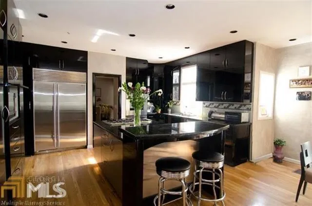 710 S Brighton Court Nw, Atlanta, Georgia 30327, 6 Bedrooms Bedrooms, ,7 BathroomsBathrooms,Residential,Sold,710 S Brighton Court Nw,5819152