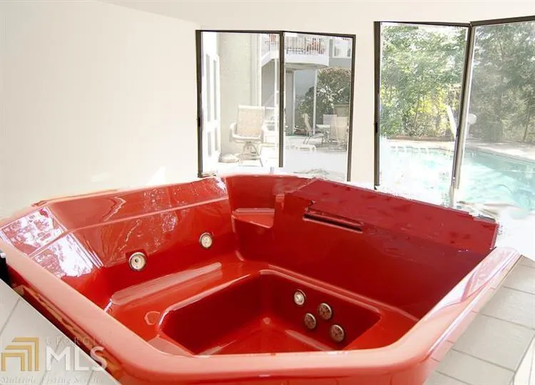 710 S Brighton Court Nw, Atlanta, Georgia 30327, 6 Bedrooms Bedrooms, ,7 BathroomsBathrooms,Residential,Sold,710 S Brighton Court Nw,5819152