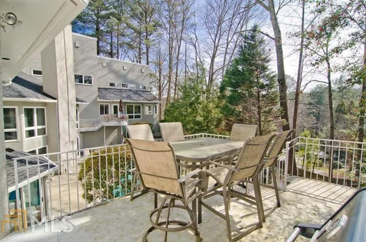 710 S Brighton Court Nw, Atlanta, Georgia 30327, 6 Bedrooms Bedrooms, ,7 BathroomsBathrooms,Residential,Sold,710 S Brighton Court Nw,5819152