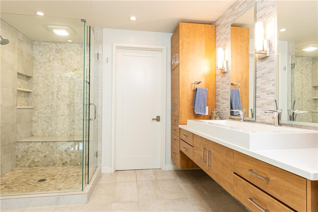 5270 Mount Vernon Parkway, Sandy Springs, Georgia 30327, 4 Bedrooms Bedrooms, ,4 BathroomsBathrooms,Residential,Sold,5270 Mount Vernon Parkway,7283050