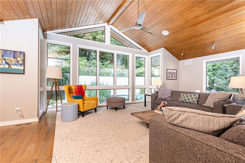 5270 Mount Vernon Parkway, Sandy Springs, Georgia 30327, 4 Bedrooms Bedrooms, ,4 BathroomsBathrooms,Residential,Sold,5270 Mount Vernon Parkway,7283050