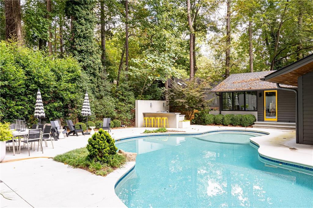 5270 Mount Vernon Parkway, Sandy Springs, Georgia 30327, 4 Bedrooms Bedrooms, ,4 BathroomsBathrooms,Residential,Sold,5270 Mount Vernon Parkway,7283050