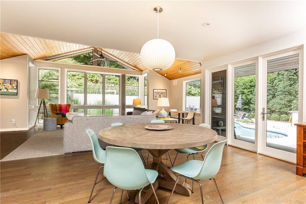 5270 Mount Vernon Parkway, Sandy Springs, Georgia 30327, 4 Bedrooms Bedrooms, ,4 BathroomsBathrooms,Residential,Sold,5270 Mount Vernon Parkway,7283050