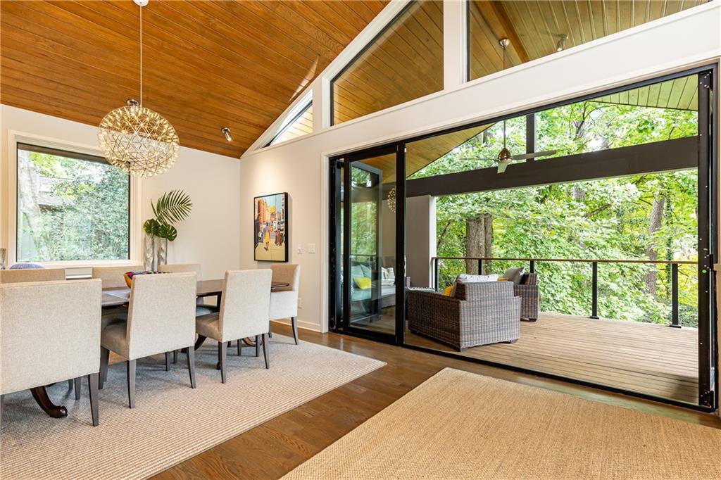 5270 Mount Vernon Parkway, Sandy Springs, Georgia 30327, 4 Bedrooms Bedrooms, ,4 BathroomsBathrooms,Residential,Sold,5270 Mount Vernon Parkway,7283050