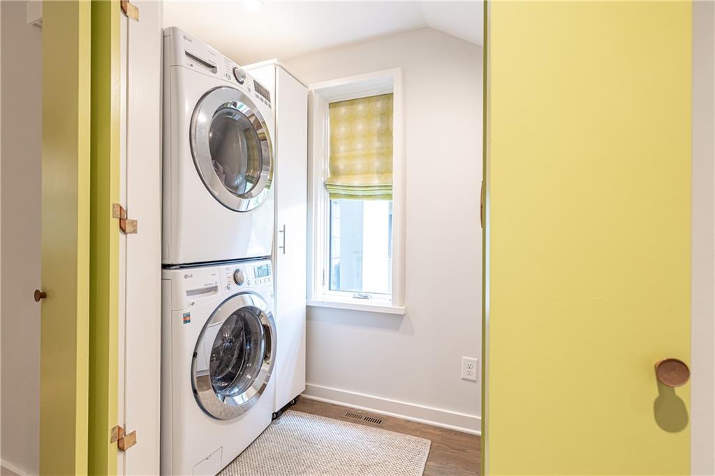 5270 Mount Vernon Parkway, Sandy Springs, Georgia 30327, 4 Bedrooms Bedrooms, ,4 BathroomsBathrooms,Residential,Sold,5270 Mount Vernon Parkway,7283050