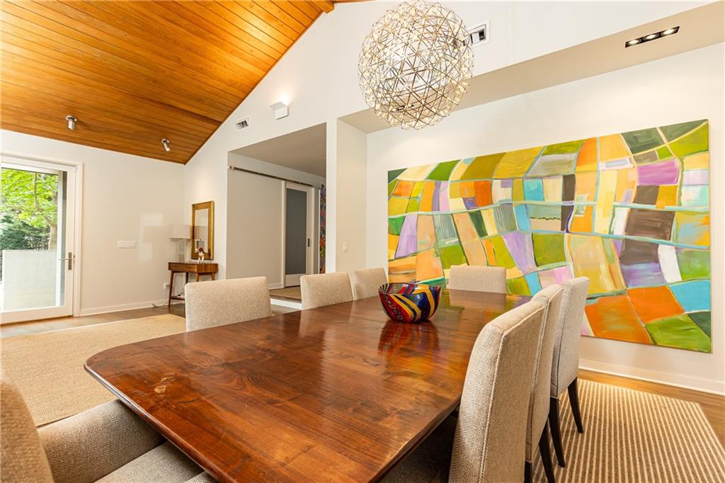 5270 Mount Vernon Parkway, Sandy Springs, Georgia 30327, 4 Bedrooms Bedrooms, ,4 BathroomsBathrooms,Residential,Sold,5270 Mount Vernon Parkway,7283050