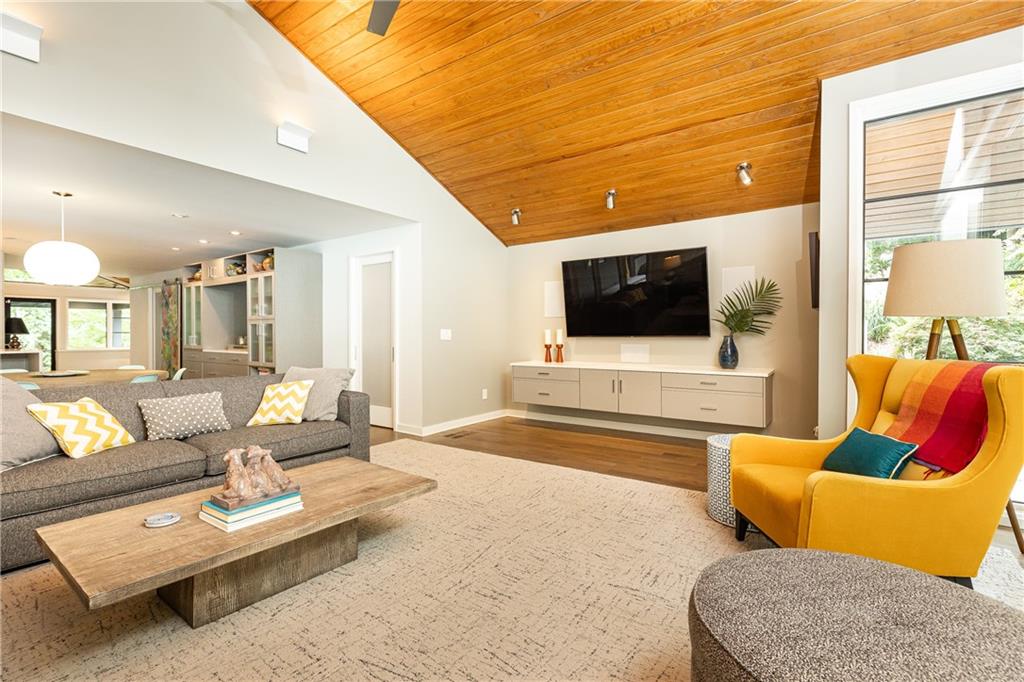 5270 Mount Vernon Parkway, Sandy Springs, Georgia 30327, 4 Bedrooms Bedrooms, ,4 BathroomsBathrooms,Residential,Sold,5270 Mount Vernon Parkway,7283050