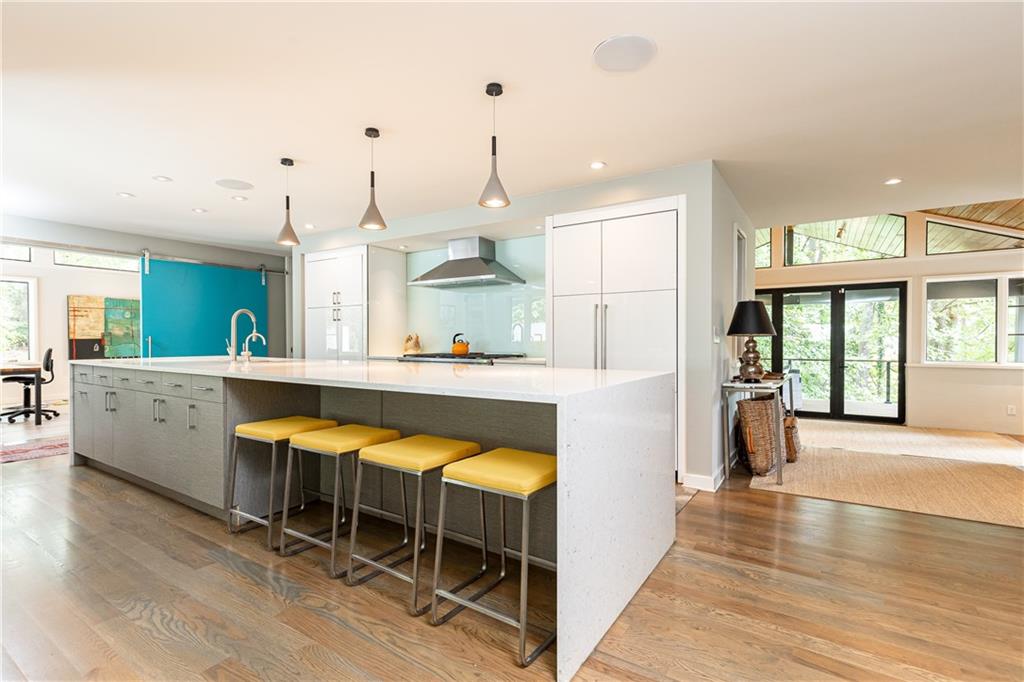 5270 Mount Vernon Parkway, Sandy Springs, Georgia 30327, 4 Bedrooms Bedrooms, ,4 BathroomsBathrooms,Residential,Sold,5270 Mount Vernon Parkway,7283050