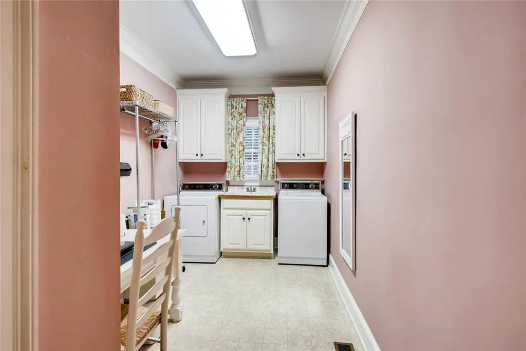 120 Belvedere Court, Sandy Springs, Georgia 30350, 4 Bedrooms Bedrooms, ,4 BathroomsBathrooms,Residential,Sold,120 Belvedere Court,5941432