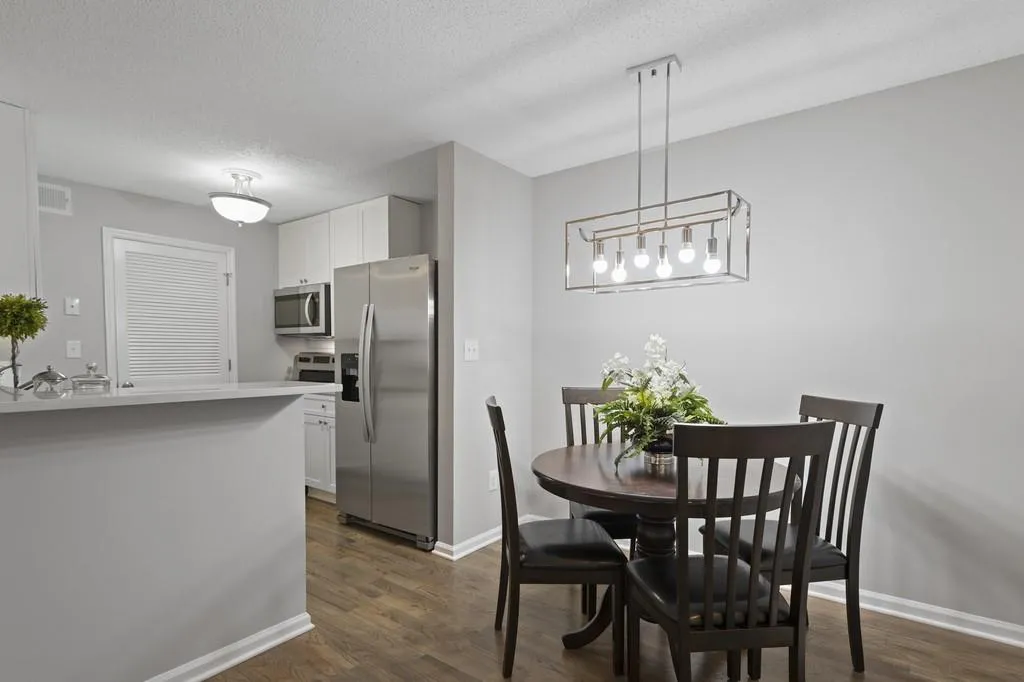 322 Granville Court, Sandy Springs, Georgia 30328, 2 Bedrooms Bedrooms, ,2 BathroomsBathrooms,Residential,Sold,322 Granville Court,6639821