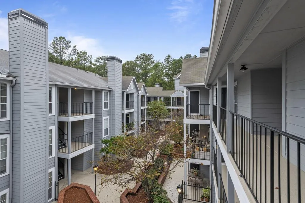 322 Granville Court, Sandy Springs, Georgia 30328, 2 Bedrooms Bedrooms, ,2 BathroomsBathrooms,Residential,Sold,322 Granville Court,6639821