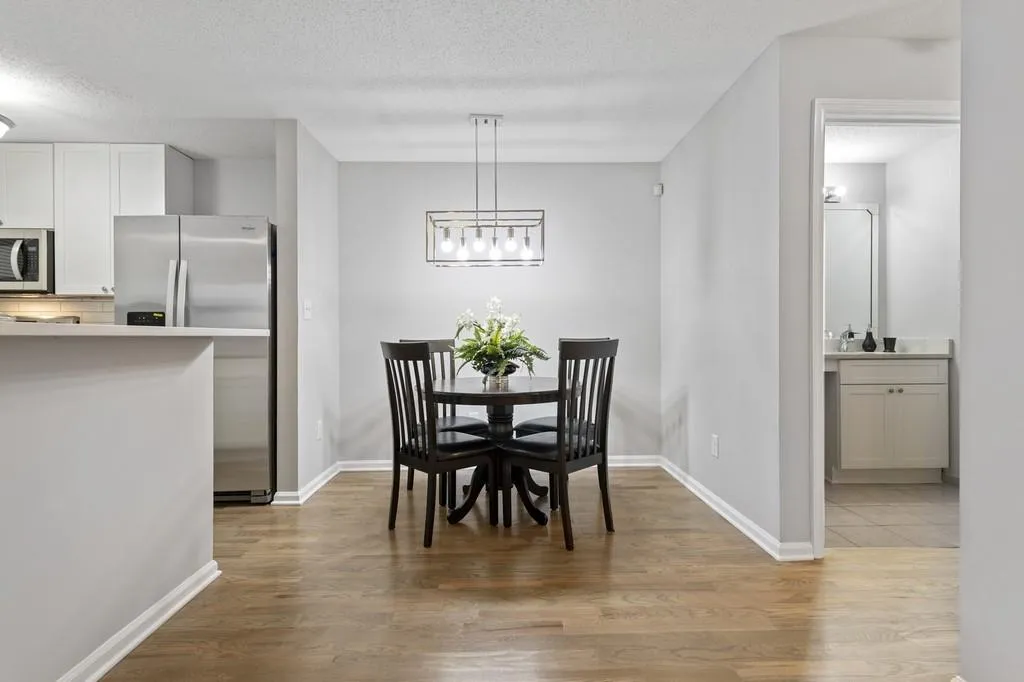 322 Granville Court, Sandy Springs, Georgia 30328, 2 Bedrooms Bedrooms, ,2 BathroomsBathrooms,Residential,Sold,322 Granville Court,6639821