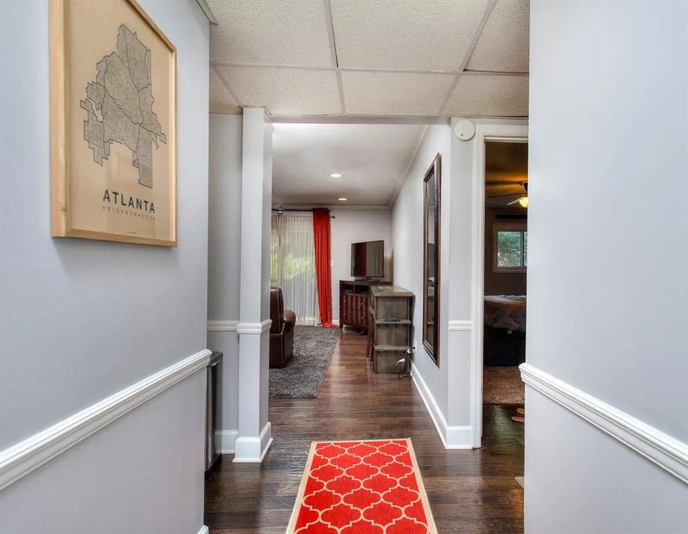 5400 Roswell Road Ne Unit #g4, Atlanta, Georgia 30342, 1 Bedroom Bedrooms, ,2 BathroomsBathrooms,Residential,Sold,5400 Roswell Road Ne Unit #g4,6758203