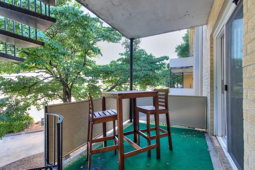 5400 Roswell Road Ne Unit #g4, Atlanta, Georgia 30342, 1 Bedroom Bedrooms, ,2 BathroomsBathrooms,Residential,Sold,5400 Roswell Road Ne Unit #g4,6758203