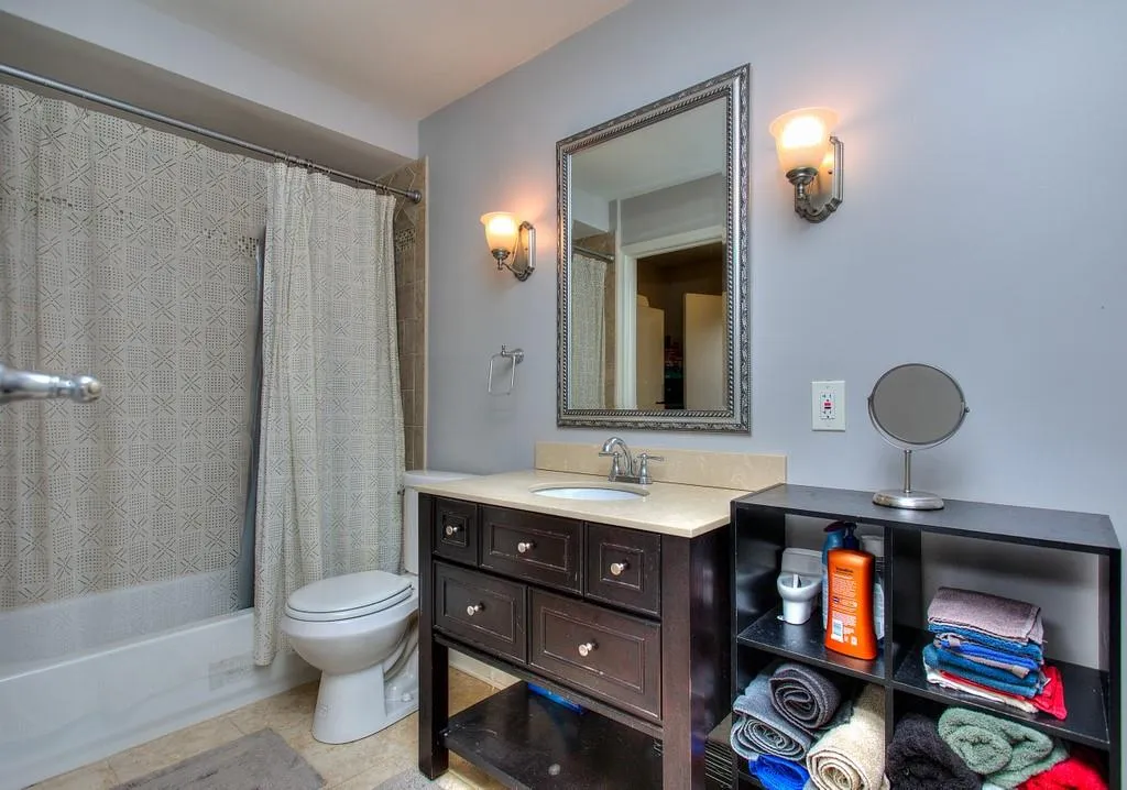 5400 Roswell Road Ne Unit #g4, Atlanta, Georgia 30342, 1 Bedroom Bedrooms, ,2 BathroomsBathrooms,Residential,Sold,5400 Roswell Road Ne Unit #g4,6758203