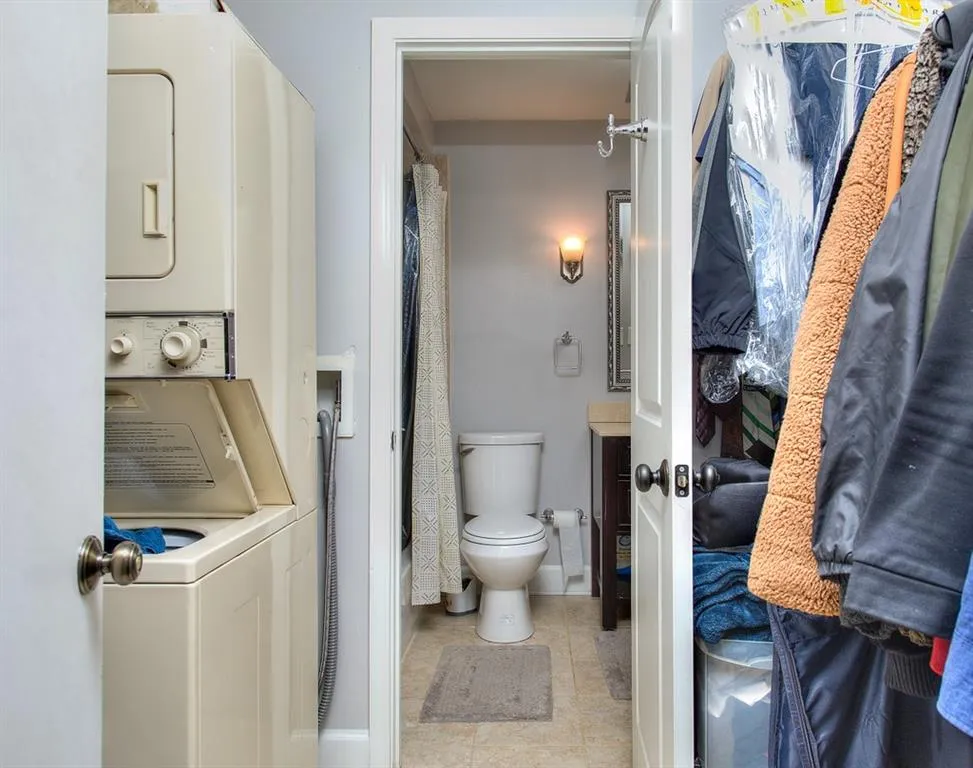 5400 Roswell Road Ne Unit #g4, Atlanta, Georgia 30342, 1 Bedroom Bedrooms, ,2 BathroomsBathrooms,Residential,Sold,5400 Roswell Road Ne Unit #g4,6758203