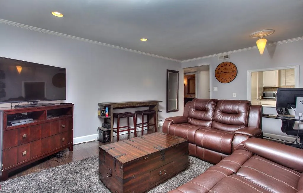 5400 Roswell Road Ne Unit #g4, Atlanta, Georgia 30342, 1 Bedroom Bedrooms, ,2 BathroomsBathrooms,Residential,Sold,5400 Roswell Road Ne Unit #g4,6758203