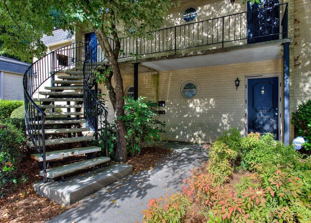 5400 Roswell Road Ne Unit #g4, Atlanta, Georgia 30342, 1 Bedroom Bedrooms, ,2 BathroomsBathrooms,Residential,Sold,5400 Roswell Road Ne Unit #g4,6758203