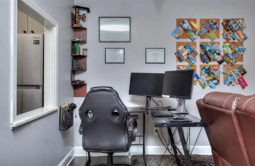 5400 Roswell Road Ne Unit #g4, Atlanta, Georgia 30342, 1 Bedroom Bedrooms, ,2 BathroomsBathrooms,Residential,Sold,5400 Roswell Road Ne Unit #g4,6758203