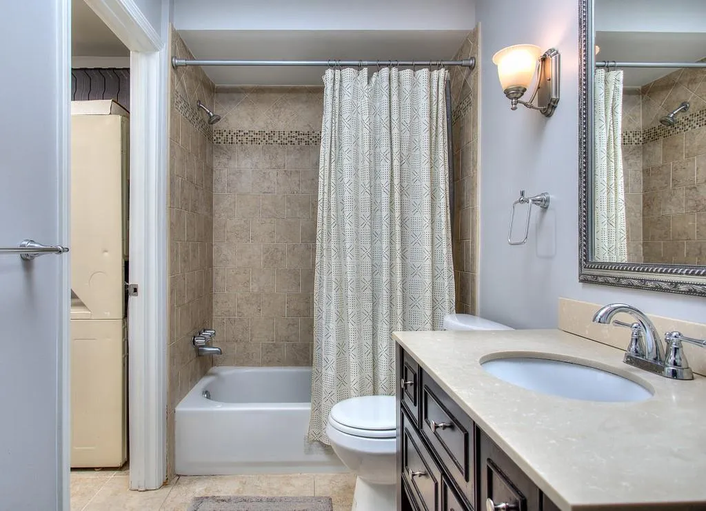 5400 Roswell Road Ne Unit #g4, Atlanta, Georgia 30342, 1 Bedroom Bedrooms, ,2 BathroomsBathrooms,Residential,Sold,5400 Roswell Road Ne Unit #g4,6758203