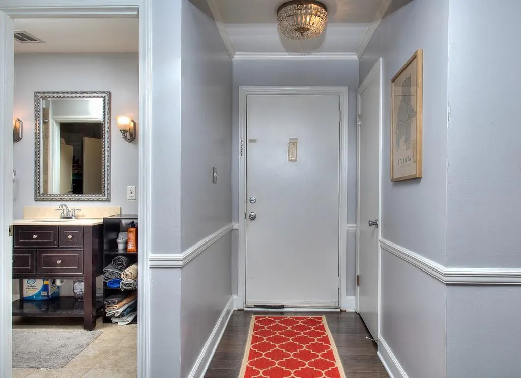 5400 Roswell Road Ne Unit #g4, Atlanta, Georgia 30342, 1 Bedroom Bedrooms, ,2 BathroomsBathrooms,Residential,Sold,5400 Roswell Road Ne Unit #g4,6758203