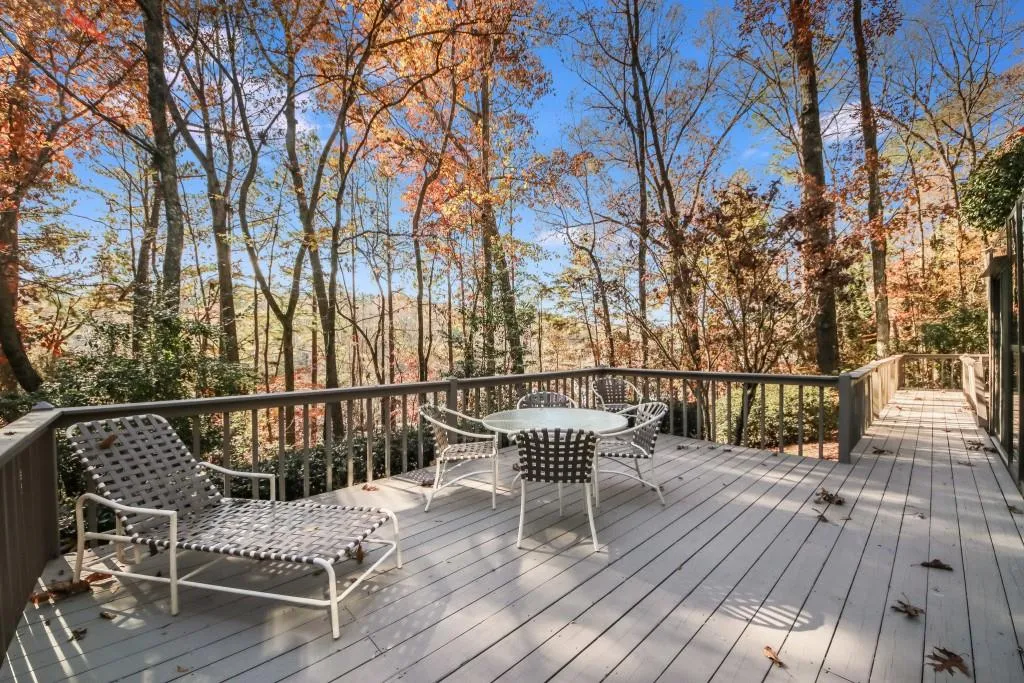 170 Seville Chase Nw, Sandy Springs, Georgia 30328, 5 Bedrooms Bedrooms, ,3 BathroomsBathrooms,Residential,Sold,170 Seville Chase Nw,6985998