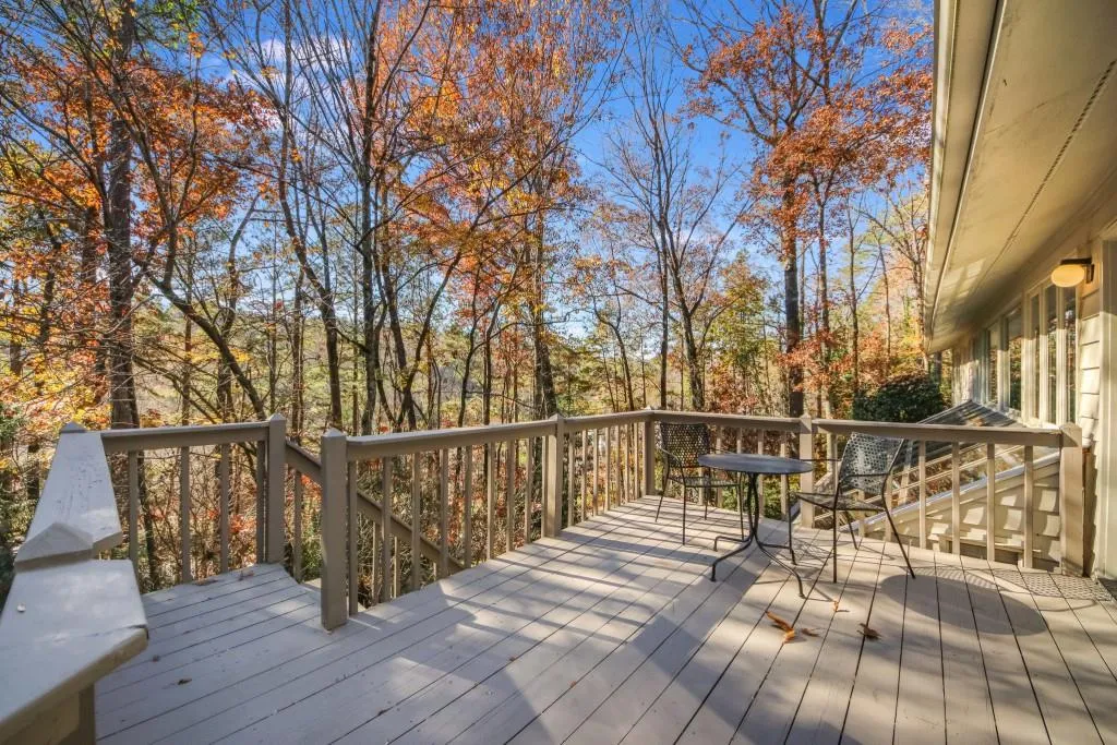 170 Seville Chase Nw, Sandy Springs, Georgia 30328, 5 Bedrooms Bedrooms, ,3 BathroomsBathrooms,Residential,Sold,170 Seville Chase Nw,6985998
