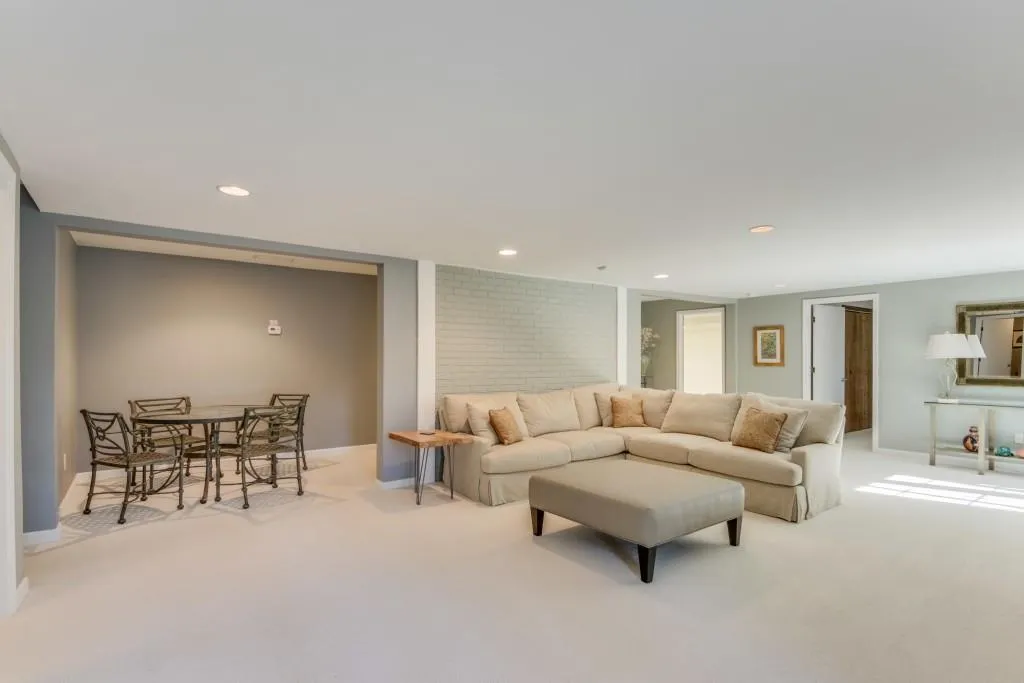 170 Seville Chase Nw, Sandy Springs, Georgia 30328, 5 Bedrooms Bedrooms, ,3 BathroomsBathrooms,Residential,Sold,170 Seville Chase Nw,6985998