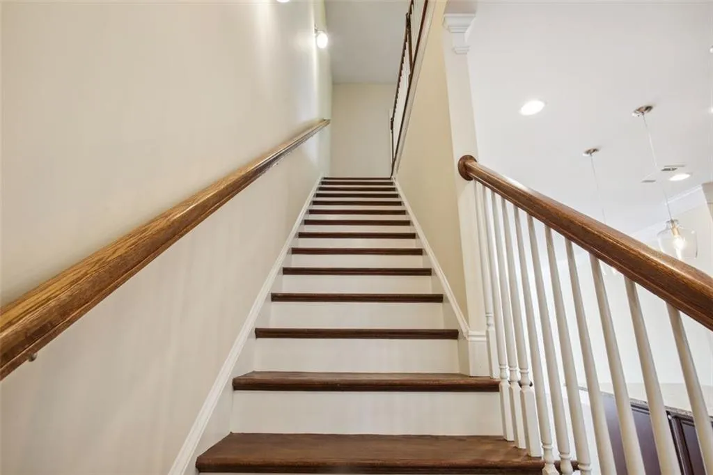 435 Alderwood Street, Atlanta, Georgia 30328, 3 Bedrooms Bedrooms, ,3 BathroomsBathrooms,Residential,Sold,435 Alderwood Street,7152473