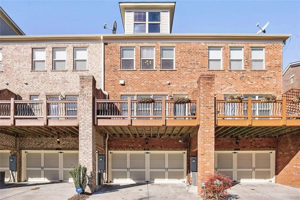 435 Alderwood Street, Atlanta, Georgia 30328, 3 Bedrooms Bedrooms, ,3 BathroomsBathrooms,Residential,Sold,435 Alderwood Street,7152473