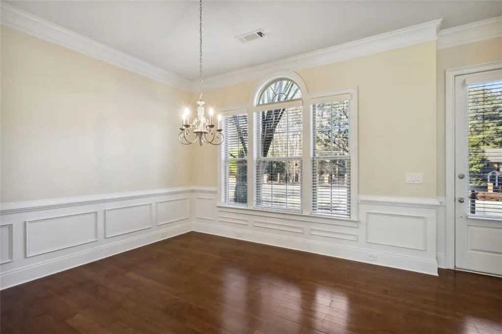 435 Alderwood Street, Atlanta, Georgia 30328, 3 Bedrooms Bedrooms, ,3 BathroomsBathrooms,Residential,Sold,435 Alderwood Street,7152473