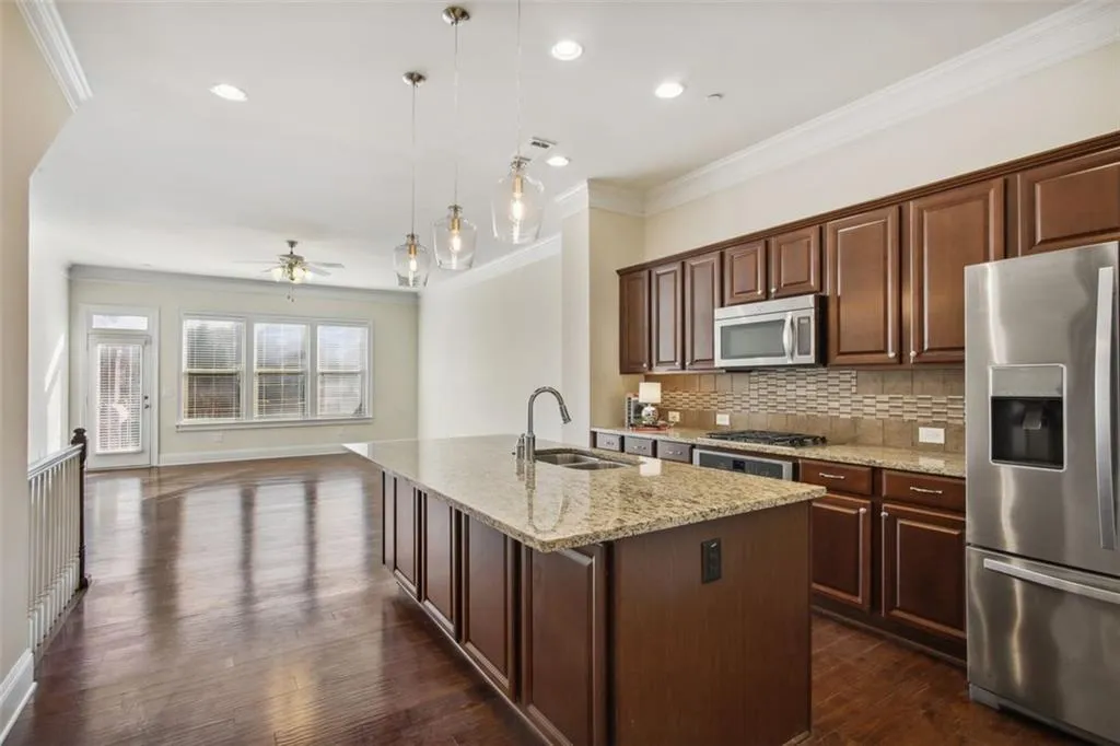 435 Alderwood Street, Atlanta, Georgia 30328, 3 Bedrooms Bedrooms, ,3 BathroomsBathrooms,Residential,Sold,435 Alderwood Street,7152473