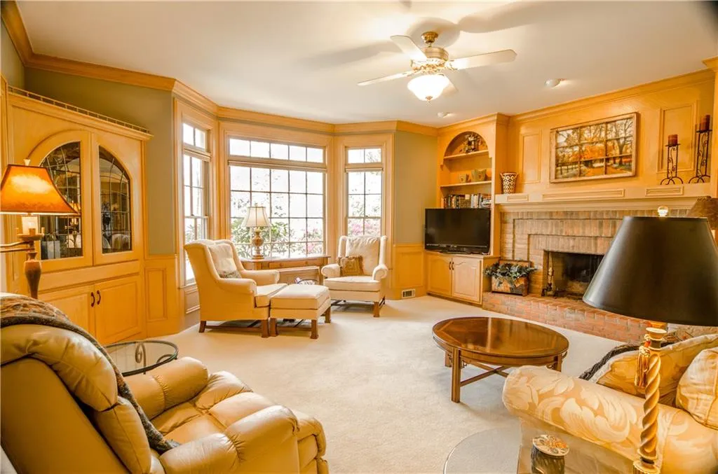 7490 Brandonshire Road, Sandy Springs, Georgia 30350, 5 Bedrooms Bedrooms, ,3 BathroomsBathrooms,Residential,Sold,7490 Brandonshire Road,5667724