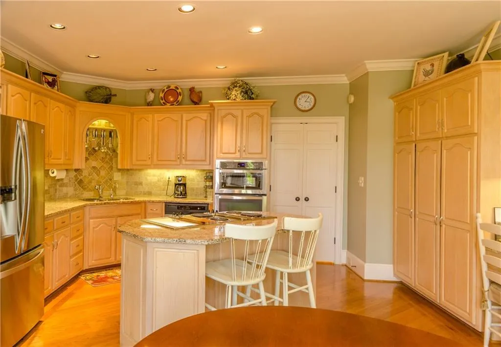 7490 Brandonshire Road, Sandy Springs, Georgia 30350, 5 Bedrooms Bedrooms, ,3 BathroomsBathrooms,Residential,Sold,7490 Brandonshire Road,5667724