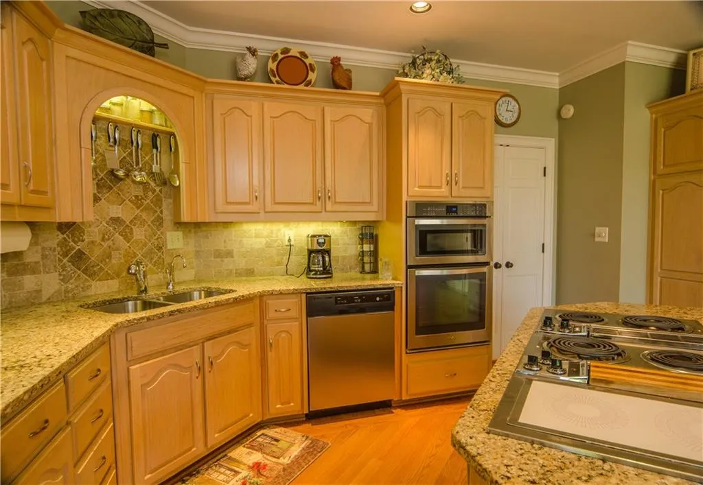 7490 Brandonshire Road, Sandy Springs, Georgia 30350, 5 Bedrooms Bedrooms, ,3 BathroomsBathrooms,Residential,Sold,7490 Brandonshire Road,5667724