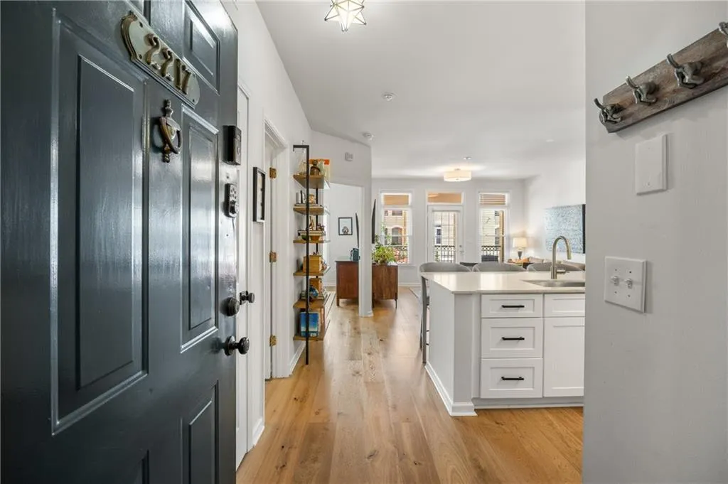 955 Juniper Street Ne Unit 2217, Atlanta, Georgia 30309, 1 Bedroom Bedrooms, ,1 BathroomBathrooms,Residential,For Sale,955 Juniper Street Ne Unit 2217,7622755