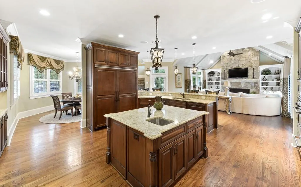 2055 Clay Drive, Sandy Springs, Georgia 30350, 7 Bedrooms Bedrooms, ,7 BathroomsBathrooms,Residential,Sold,2055 Clay Drive,6683709