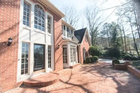 9460 Huntcliff Trace, Sandy Springs, Georgia 30350, 6 Bedrooms Bedrooms, ,4 BathroomsBathrooms,Residential,Sold,9460 Huntcliff Trace,5651393