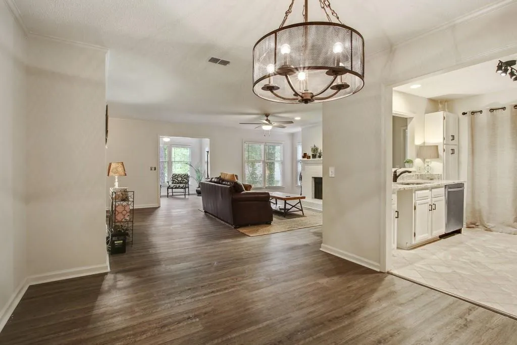 612 Abingdon Way, Sandy Springs, Georgia 30328, 2 Bedrooms Bedrooms, ,2 BathroomsBathrooms,Residential,Sold,612 Abingdon Way,6717127 612 Abingdon Way, Sandy Springs, Georgia 30328, 2 Bedrooms Bedrooms, ,2 BathroomsBathrooms,Residential,Sold,612 Abingdon Way,6717127