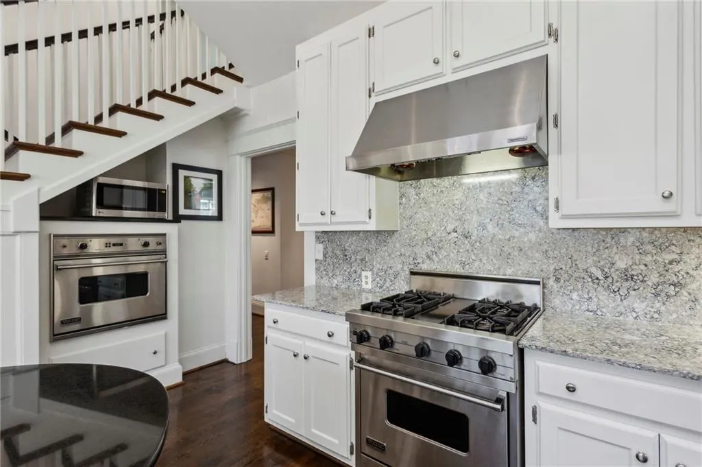 16 Walker Terrace Ne, Atlanta, Georgia 30309, 3 Bedrooms Bedrooms, ,3 BathroomsBathrooms,Residential,For Sale,16 Walker Terrace Ne,7594524