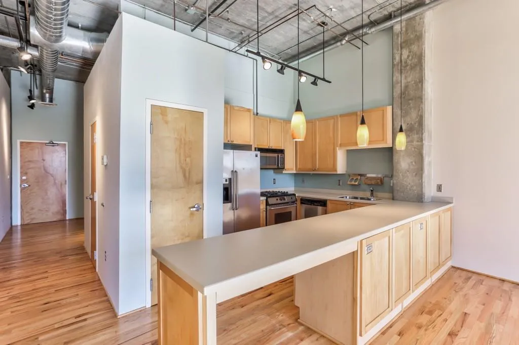 3235 Roswell Road Ne Unit 914, Atlanta, Georgia 30305, 2 Bedrooms Bedrooms, ,2 BathroomsBathrooms,Residential,Sold,3235 Roswell Road Ne Unit 914,5943017