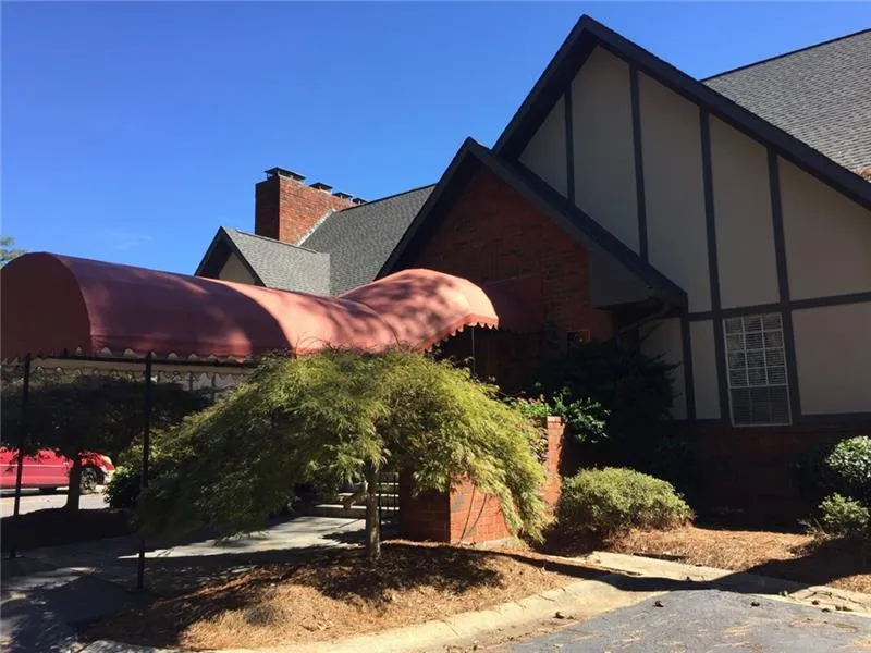 6851 Roswell Road Unit H13, Sandy Springs, Georgia 30328, 3 Bedrooms Bedrooms, ,2 BathroomsBathrooms,Residential,Sold,6851 Roswell Road Unit H13,6087764