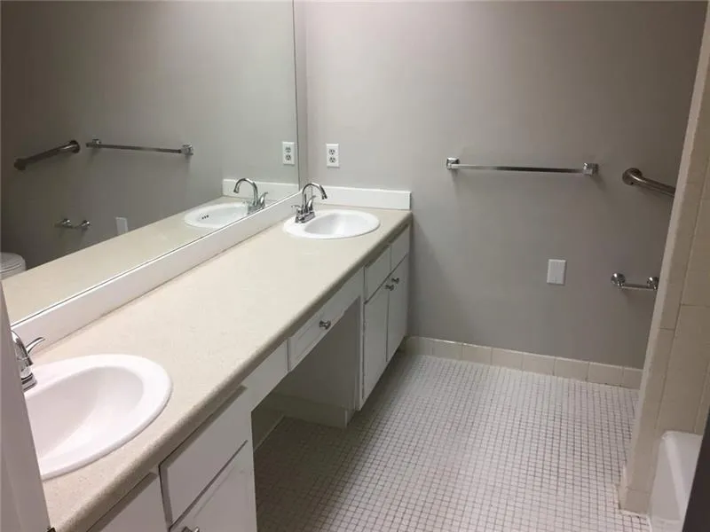 6851 Roswell Road Unit H13, Sandy Springs, Georgia 30328, 3 Bedrooms Bedrooms, ,2 BathroomsBathrooms,Residential,Sold,6851 Roswell Road Unit H13,6087764