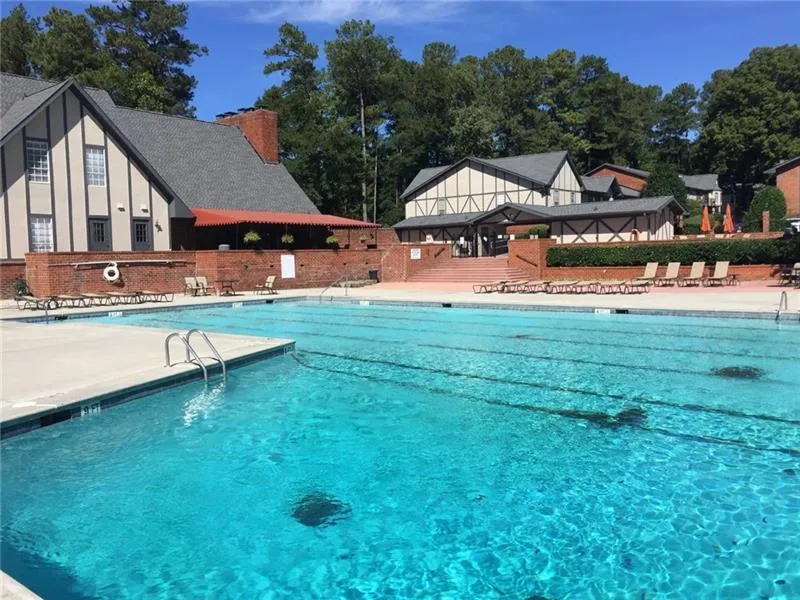 6851 Roswell Road Unit H13, Sandy Springs, Georgia 30328, 3 Bedrooms Bedrooms, ,2 BathroomsBathrooms,Residential,Sold,6851 Roswell Road Unit H13,6087764