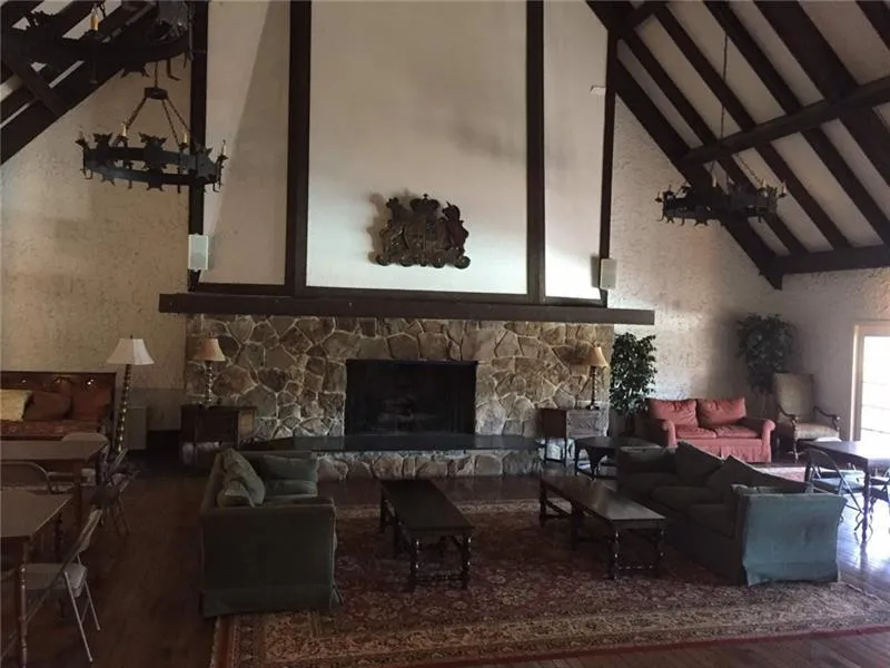 6851 Roswell Road Unit H13, Sandy Springs, Georgia 30328, 3 Bedrooms Bedrooms, ,2 BathroomsBathrooms,Residential,Sold,6851 Roswell Road Unit H13,6087764